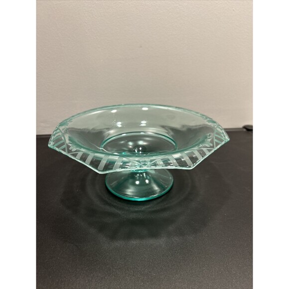 Vtg. Green Compote Glass Octagon Footed Serving Bowl Etched glows uranium? - Picture 1 of 10